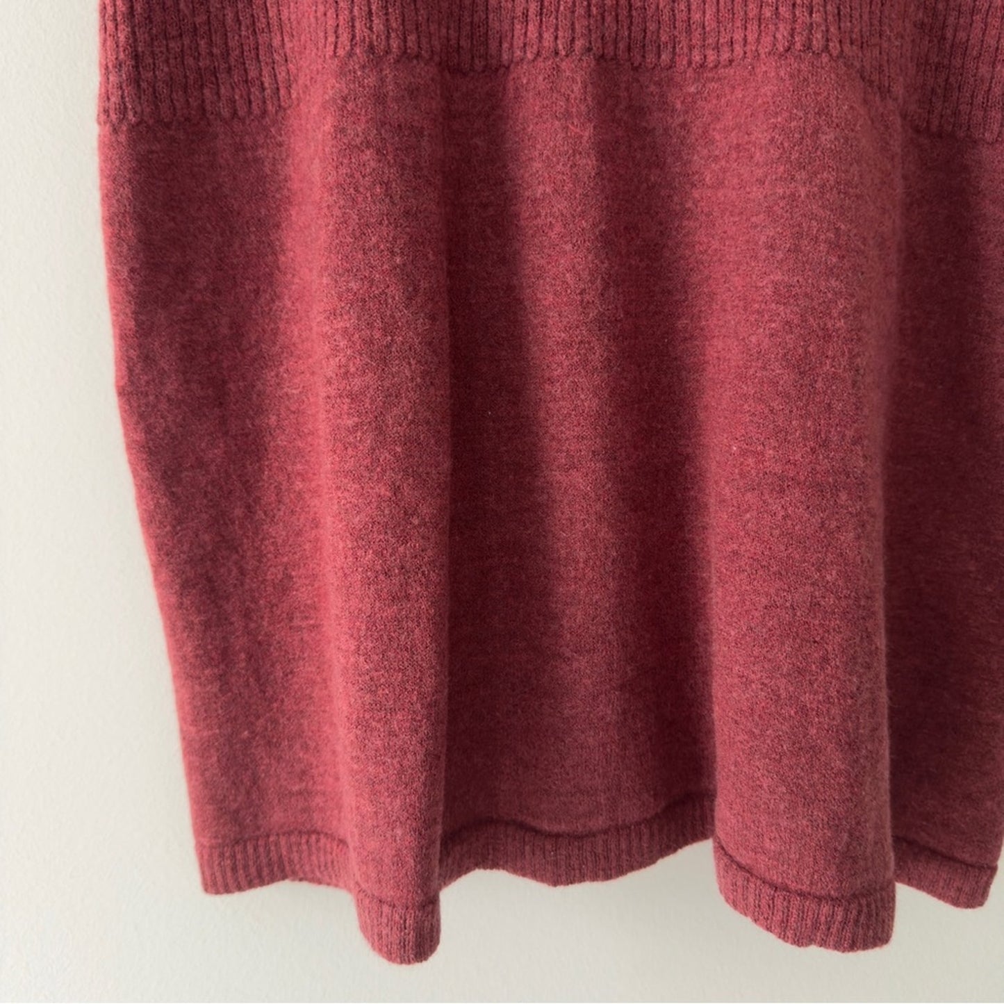 Eileen Fisher 100% Wool Red Fitted Sleeveless Tank Top ribbed round neck solid