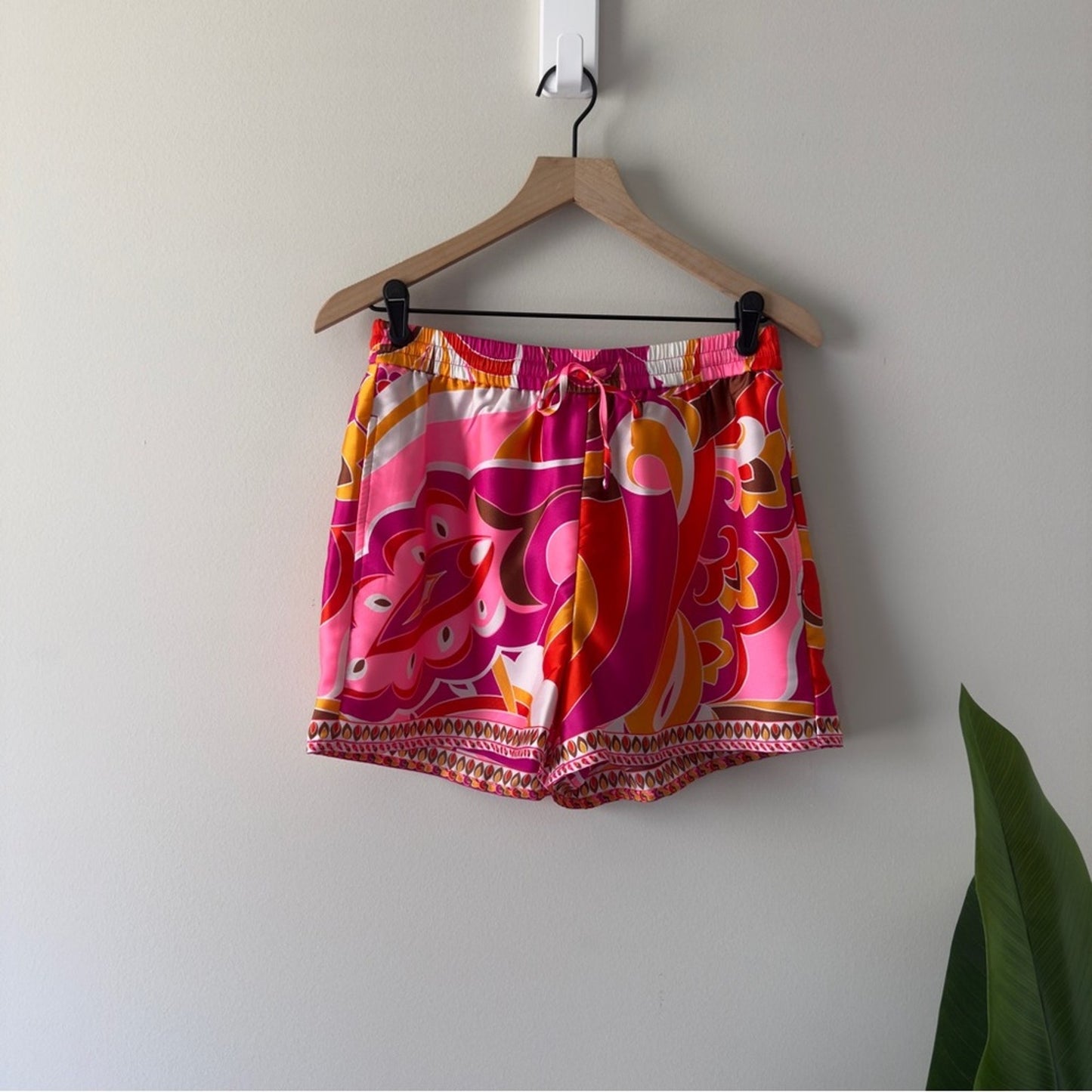 Express Pink and Orange Patterned Set Vibrant Button Down Top elastic tie shorts