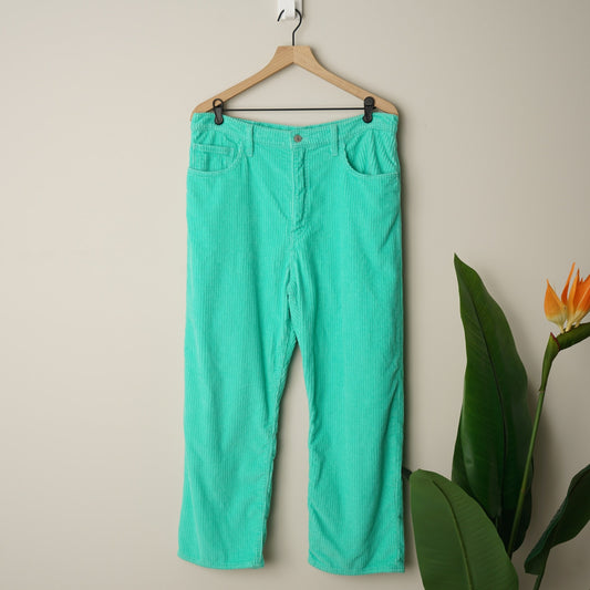 Levi's Ribcage Straight Ankle Corduroy Pants in Electric Green 100% Cotton Zip