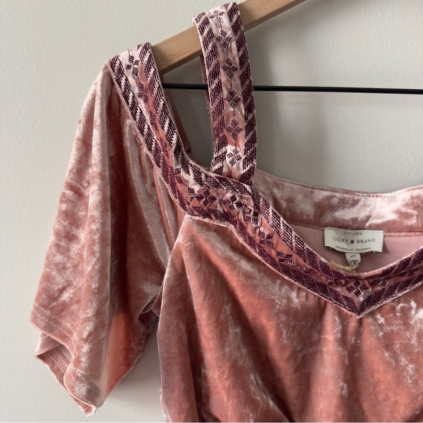 Lucky Brand Velvet Flutter Sleeve Cold Shoulder Knee Length Dress embroidered XS