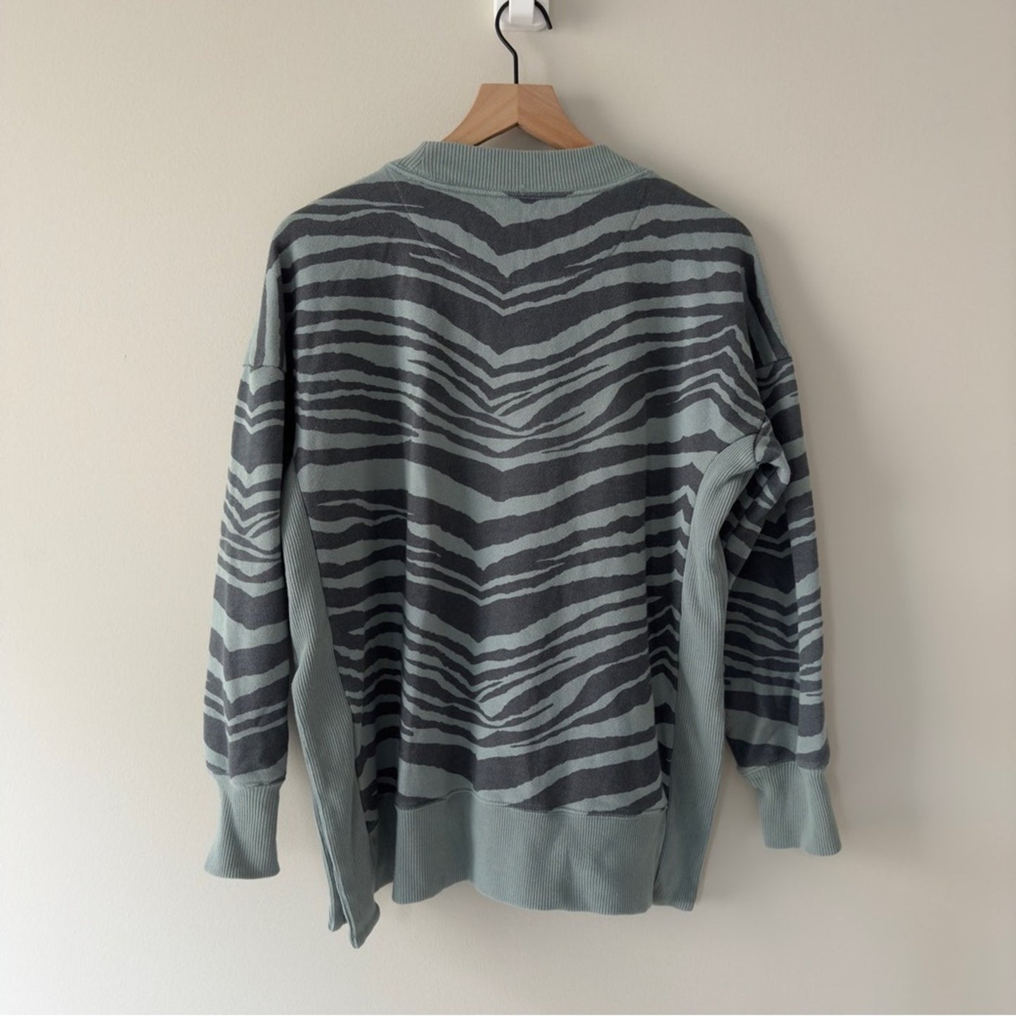 Aerie Zebra Stripe Animal Print Slit Hem Sweatshirt Crew neck long sleeve cotton