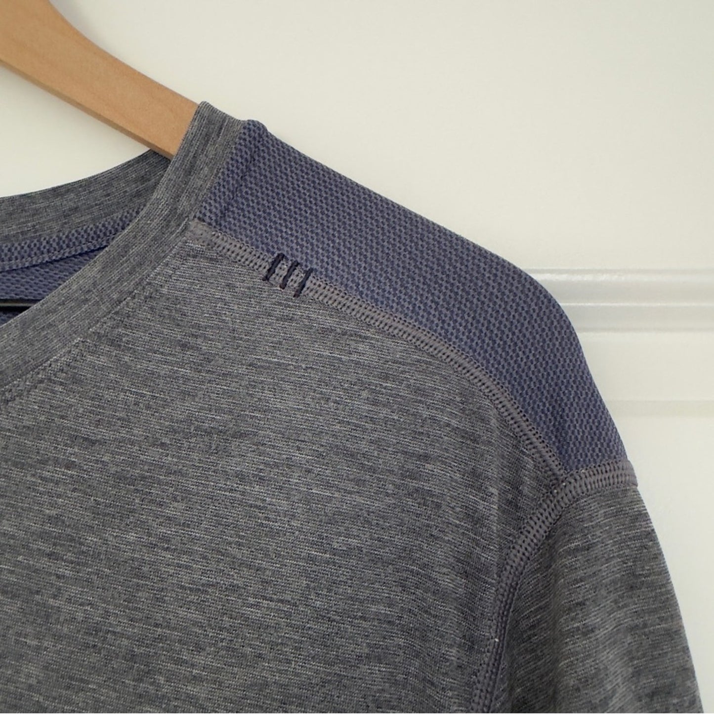 Lululemon (L/XL?) Athletic T-Shirt gray blue stretch workout activewear active