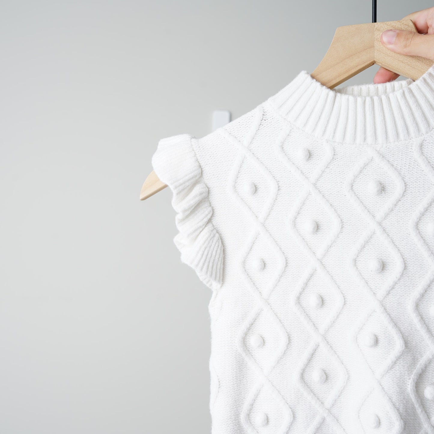 Vestique Cropped Sweater Vest Top Ruffle Cap Sleeves Pompom Jacquard Mock Neck M