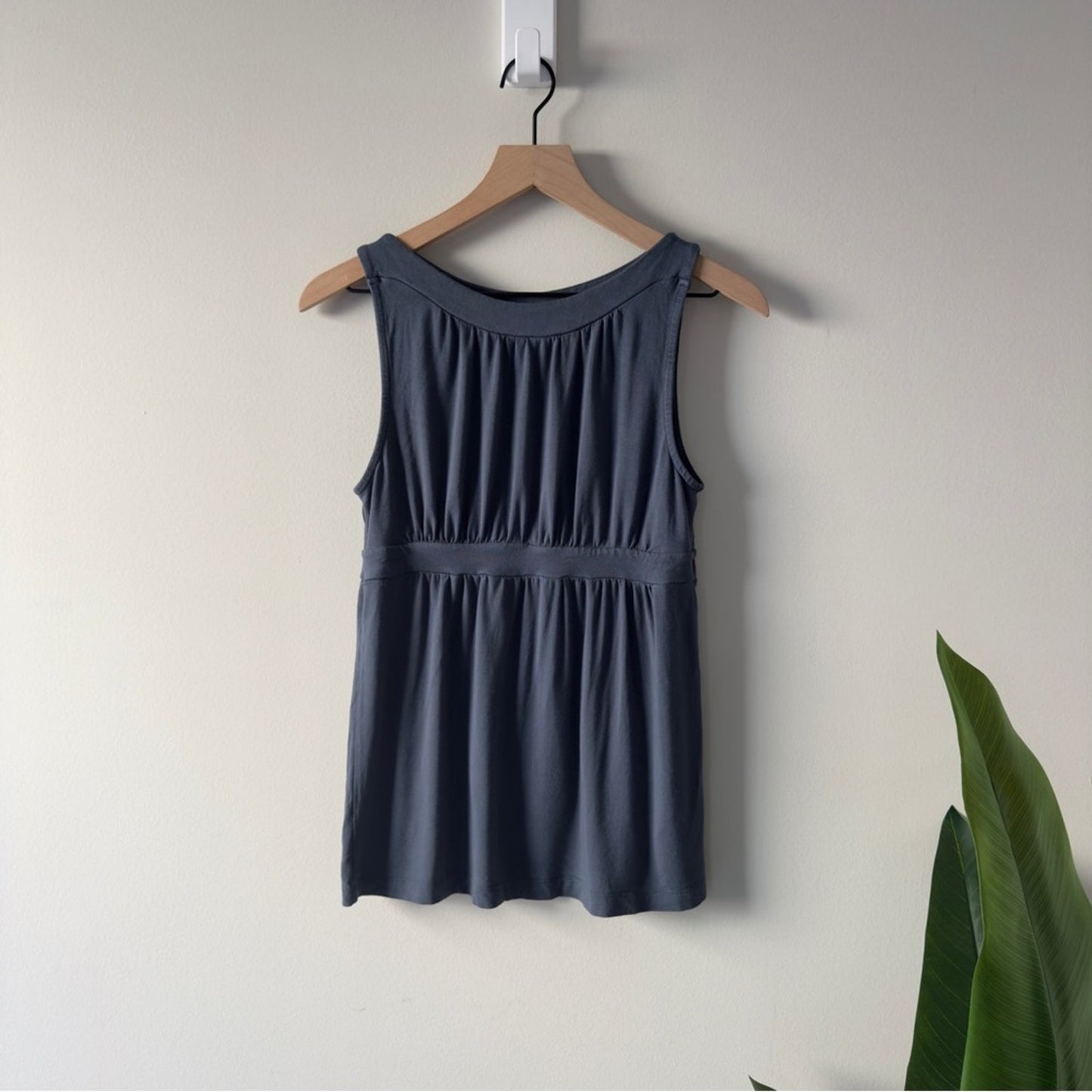 Banana Republic 2010 Sleeveless Babydoll Tank Top Ruched Solid stretch blue EUC