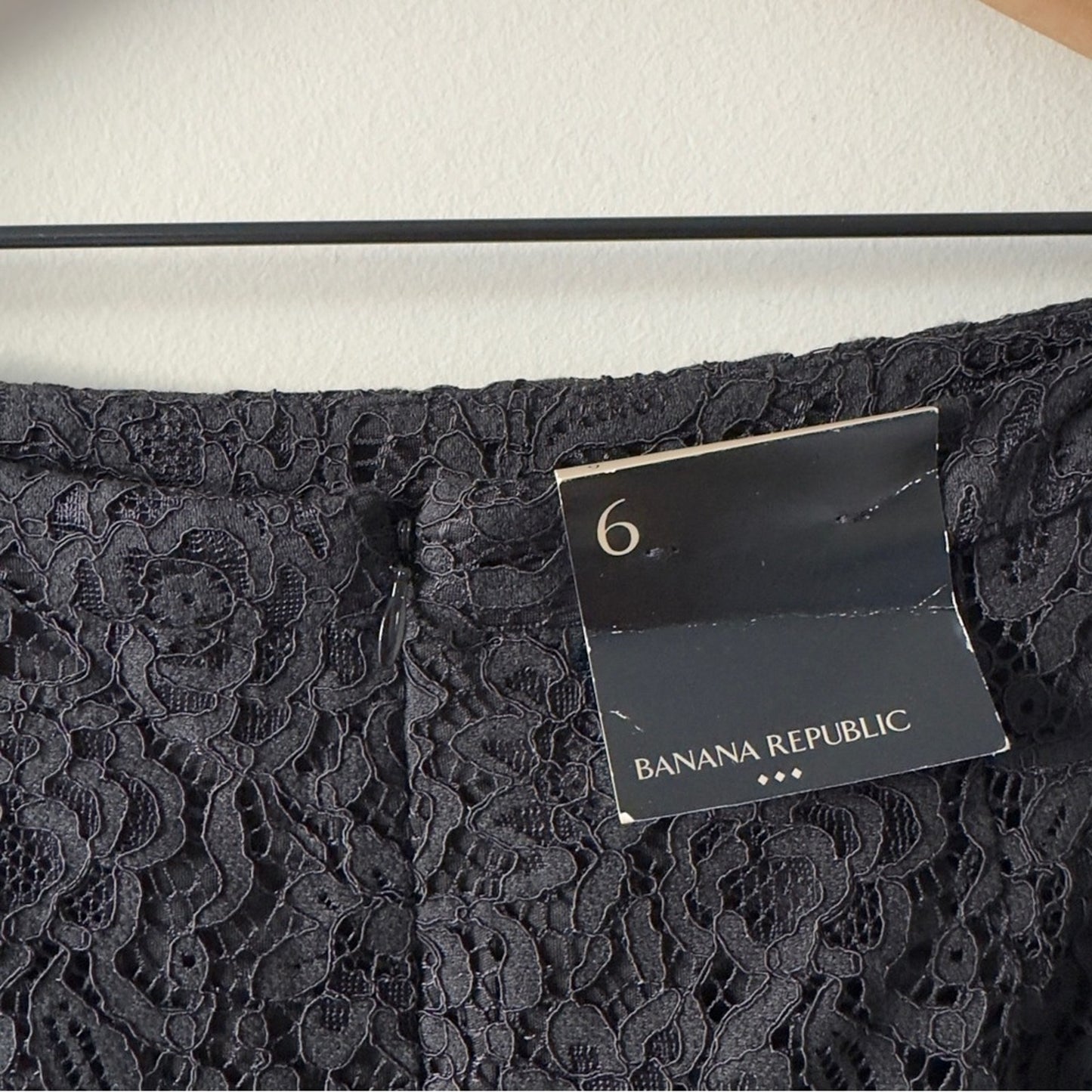 Banana Republic Black Lace Skirt Ruffle flare mermaid hem midi zip up zipper NWT