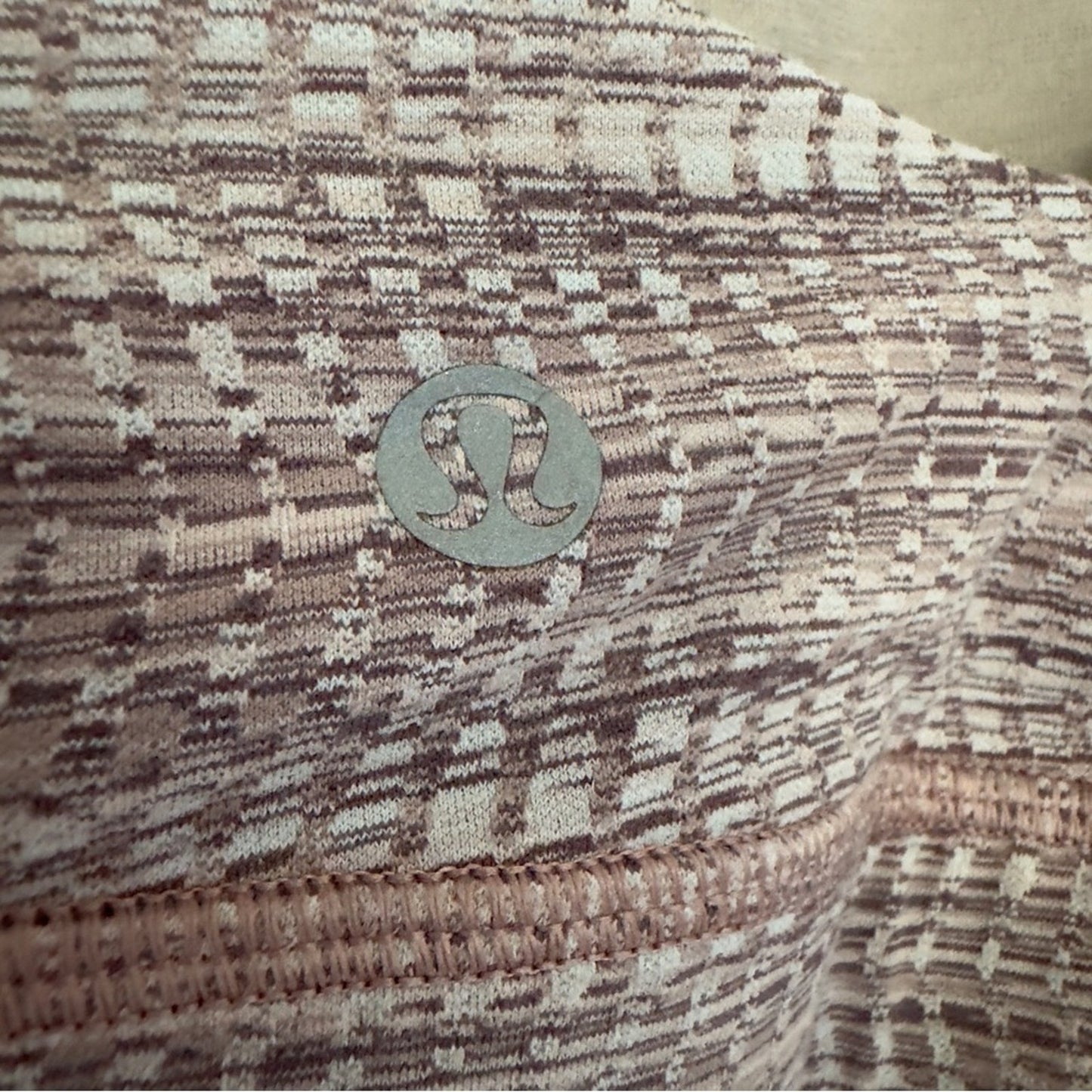 Lululemon Energy Bra in Arrow Jacquard Antique Bark Copper Coil sports Strappy