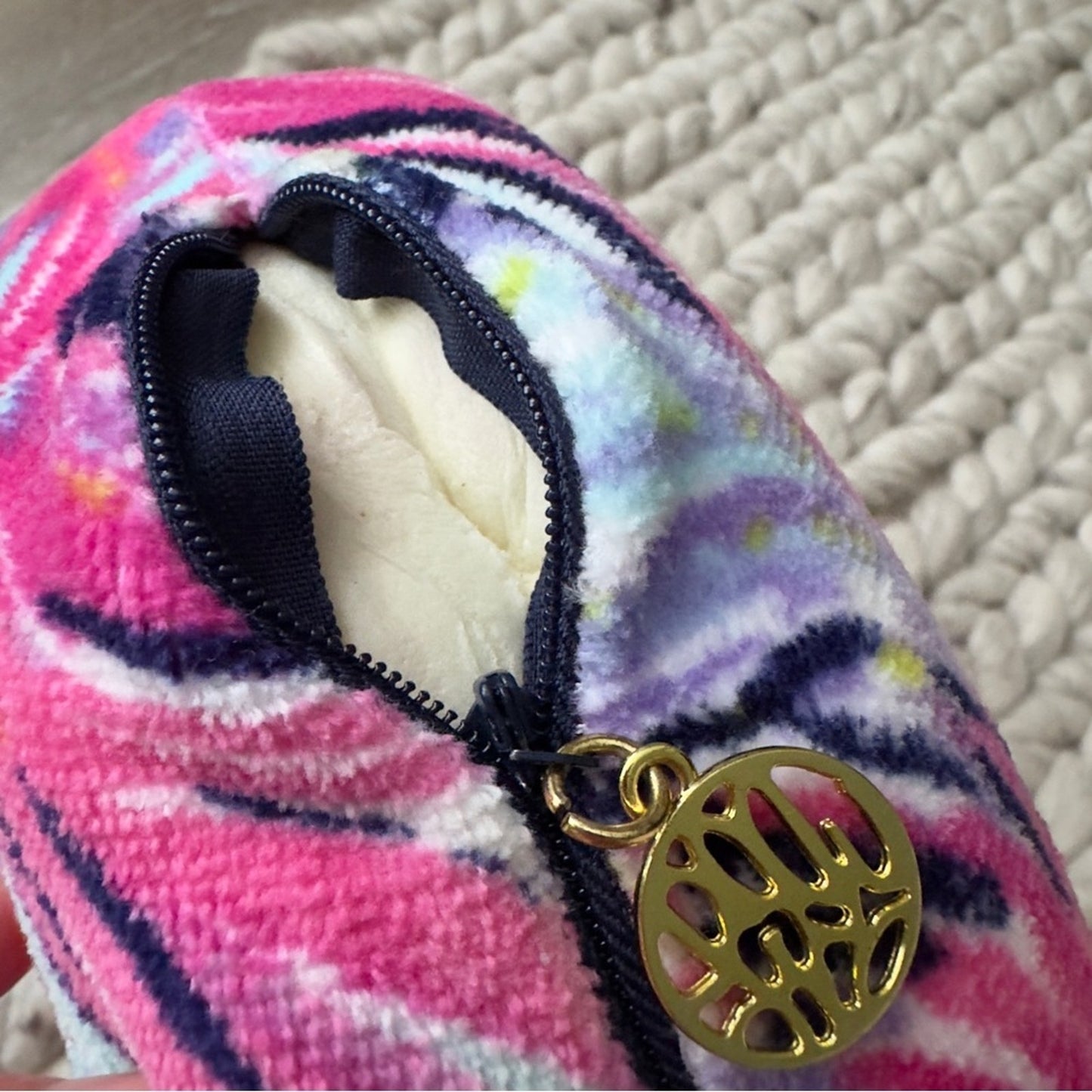 Lilly Pulitzer Travel Neck Pillow Preppy Pattern Colorful Gold Zipper Stylish