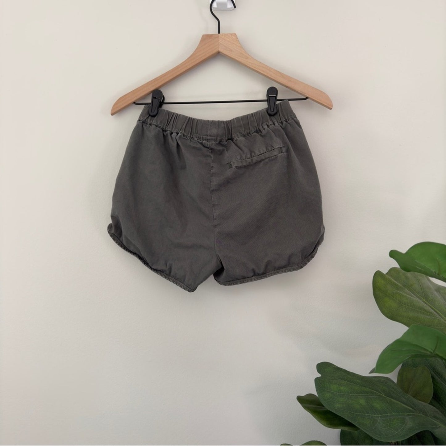 Madewell Olive Green Elastic Waist Shorts Solid Casual Summer Relaxation Pull On