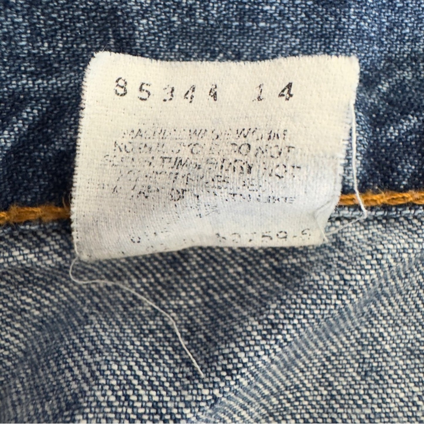 Vintage Levi's 560 Blue Jean Shorts Relaxed Fit 90s zip Button red tab denim 36