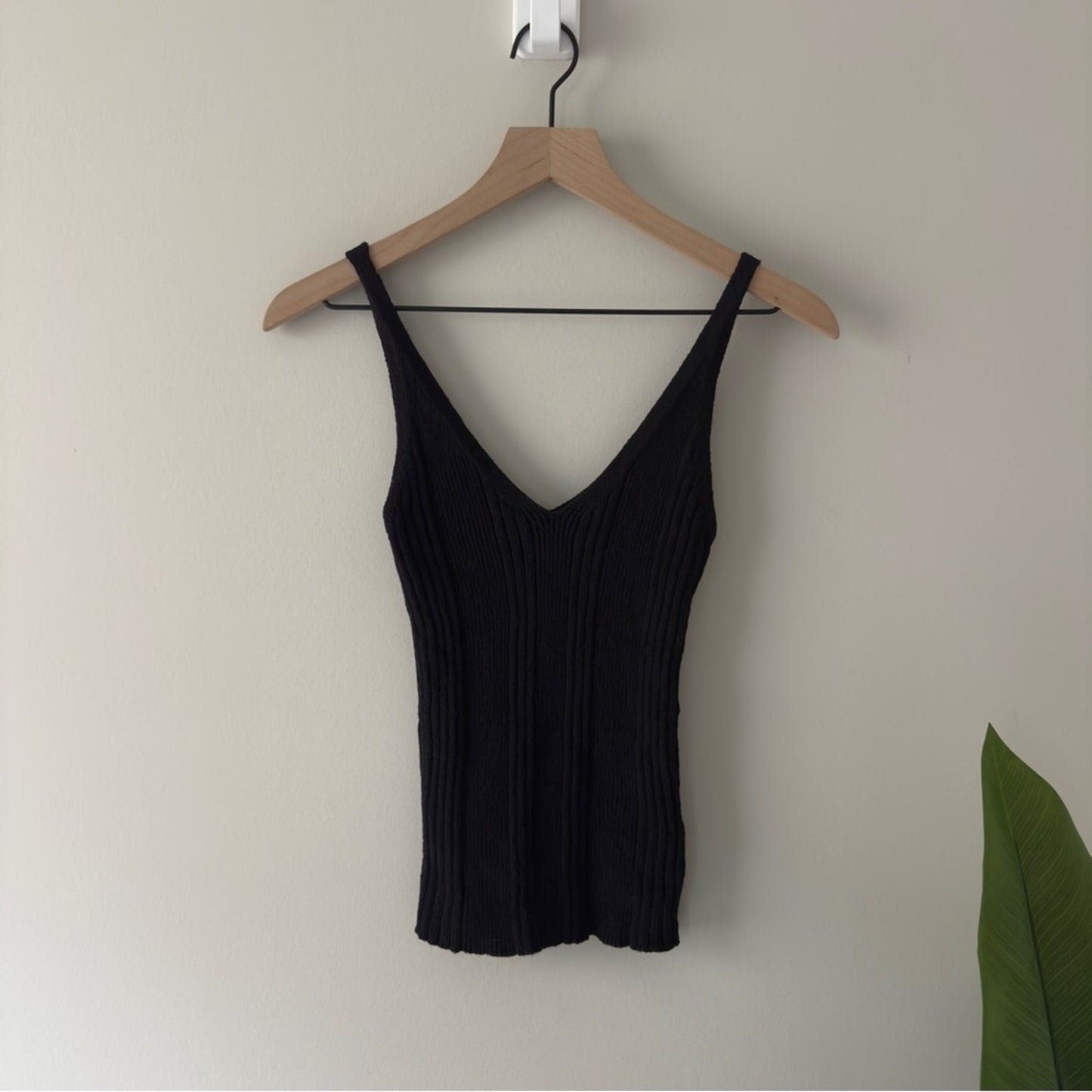 Anthropologie Ribbed Tight Knit Black Fitted Camisole Top Scoop V-Neck Cotton XS