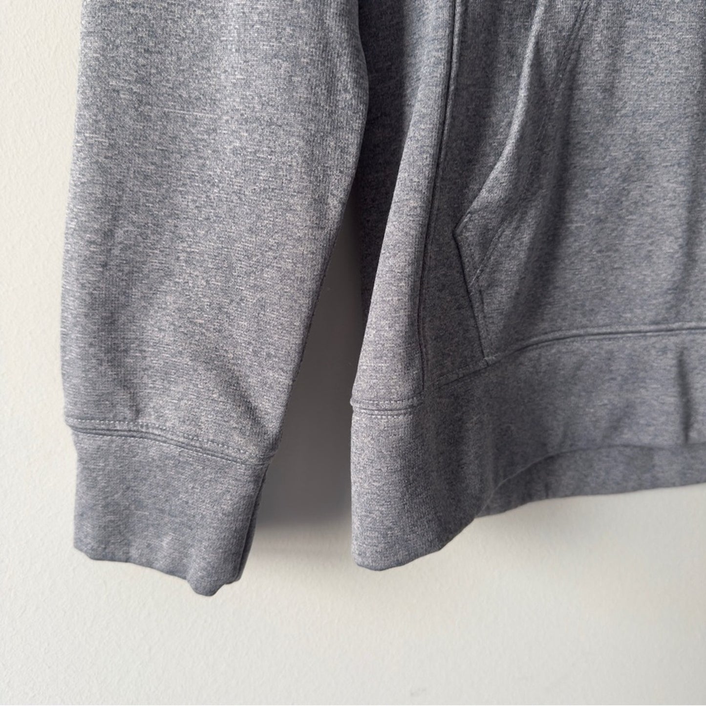 The North Face Gray and Pink Hoodie Kangaroo Pocket Long Sleeve Hood Outdoors M
