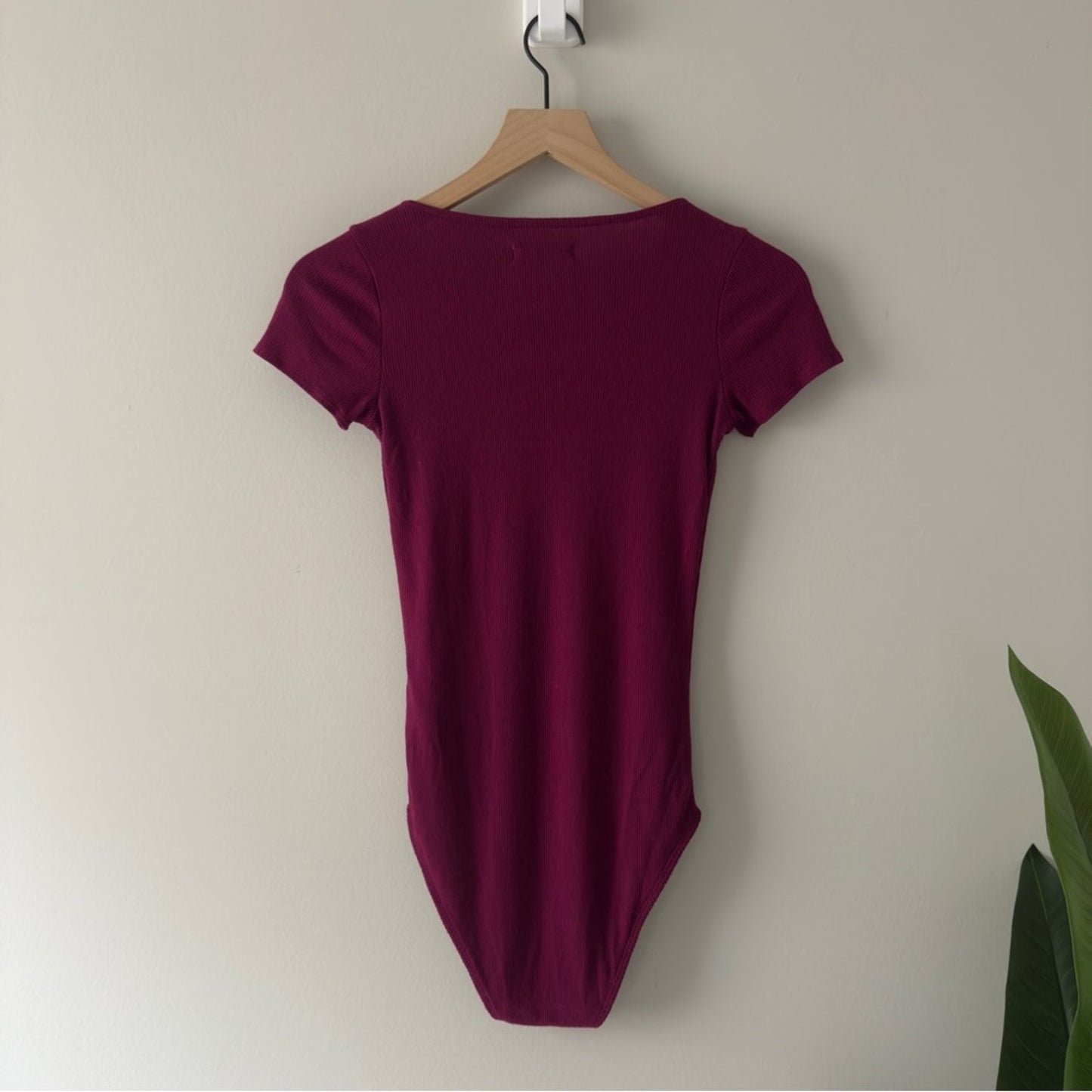 Hollister 3/4 Zip Ribbed Bodysuit Burgundy Purple Short sleeve round neck snaps