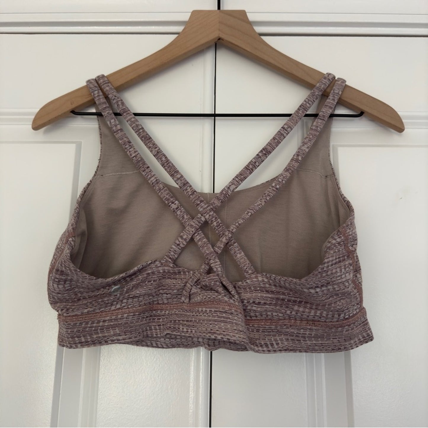 Lululemon Energy Bra in Arrow Jacquard Antique Bark Copper Coil sports Strappy