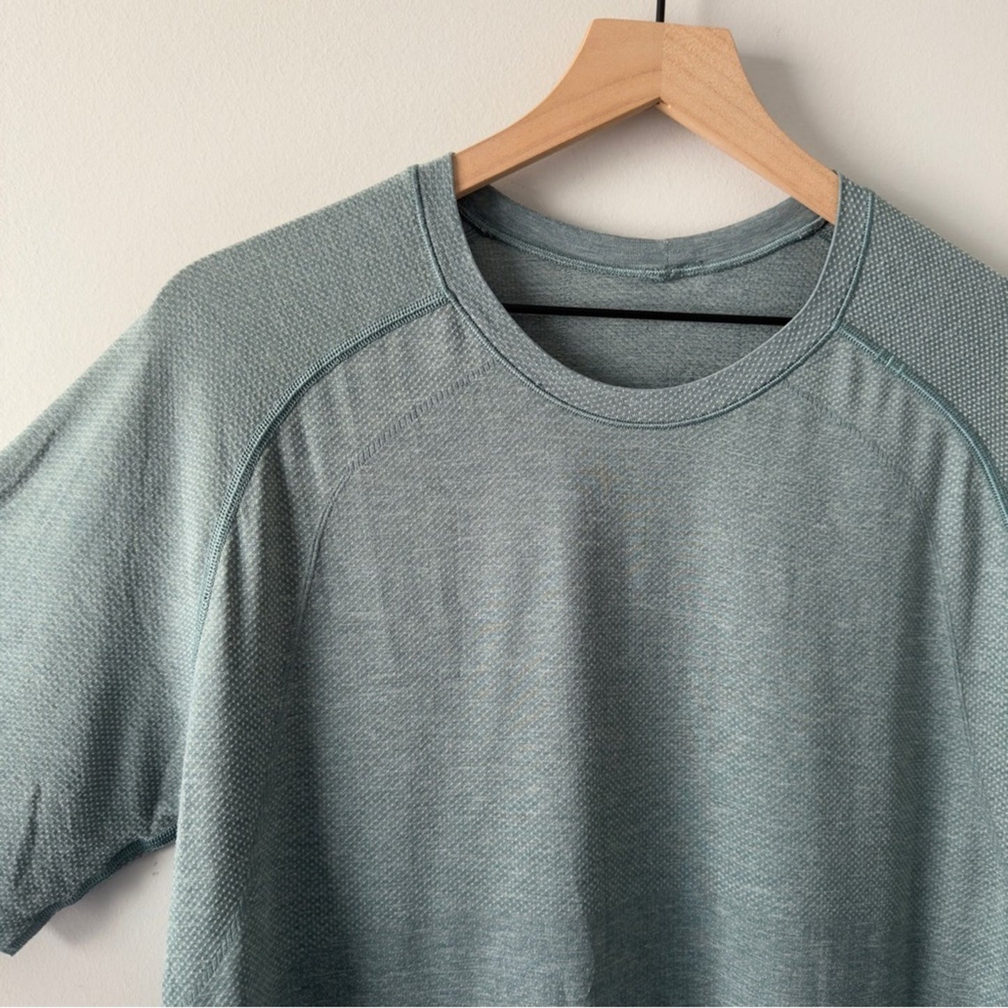 Lululemon Metal Vent Tech Short Sleeve Shirt Athletic Activewear Active Running