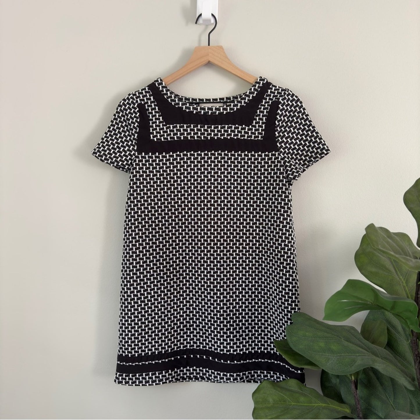 Anthropologie Postmark Basketweave Short Sleeve Tunic Top Black White Stretch S