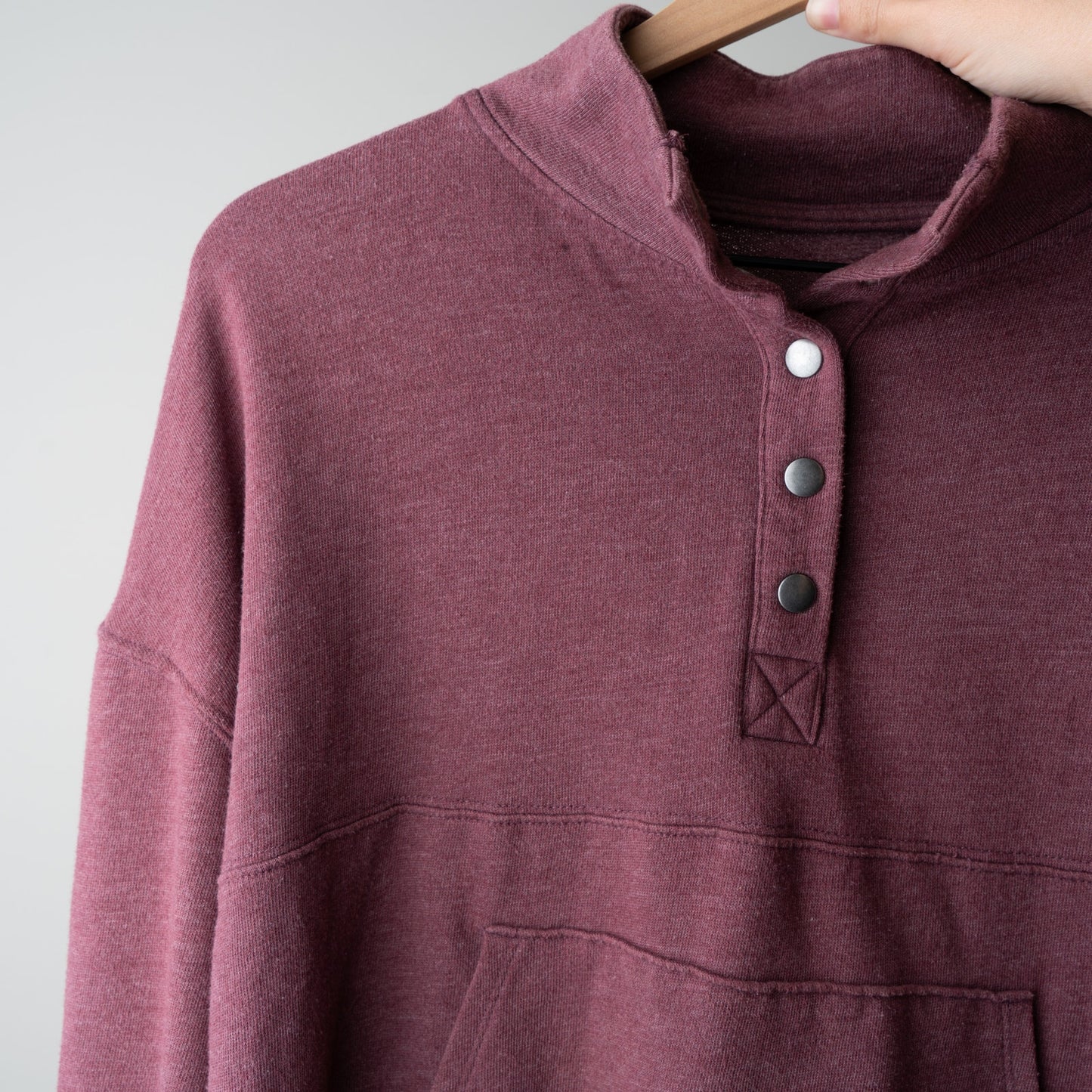 SO Lounge Life Pullover Quarter Snap Up Mock Neck Kangaroo Pocket Burgundy XS