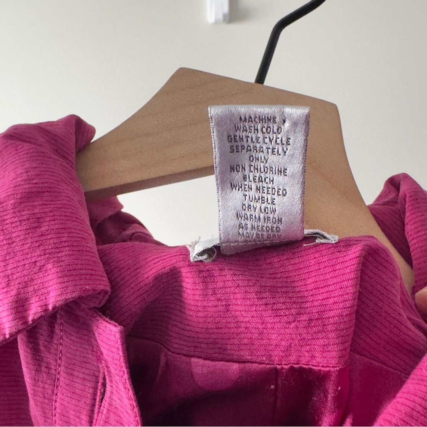 Chico’s 2000s Vintage Y2K Sparkly Vibrant Pink Button-Up Jacket Long Sleeve EUC