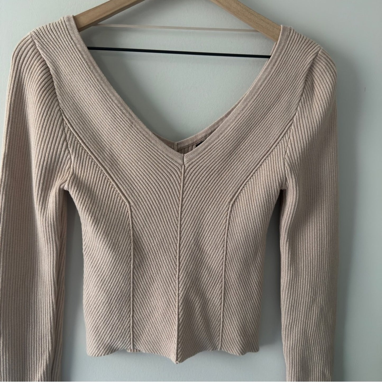 PacSun Beverley and Beck Ribbed V-Neck Sweater Top Cropped Long Sleeve Autumn M