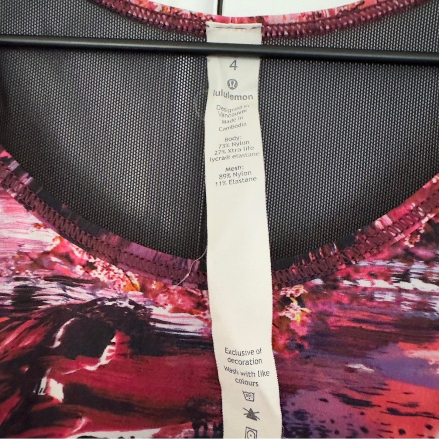 Lululemon Sculpt Tank II in Dahliascape Multi / Black size 4 athletic mesh run
