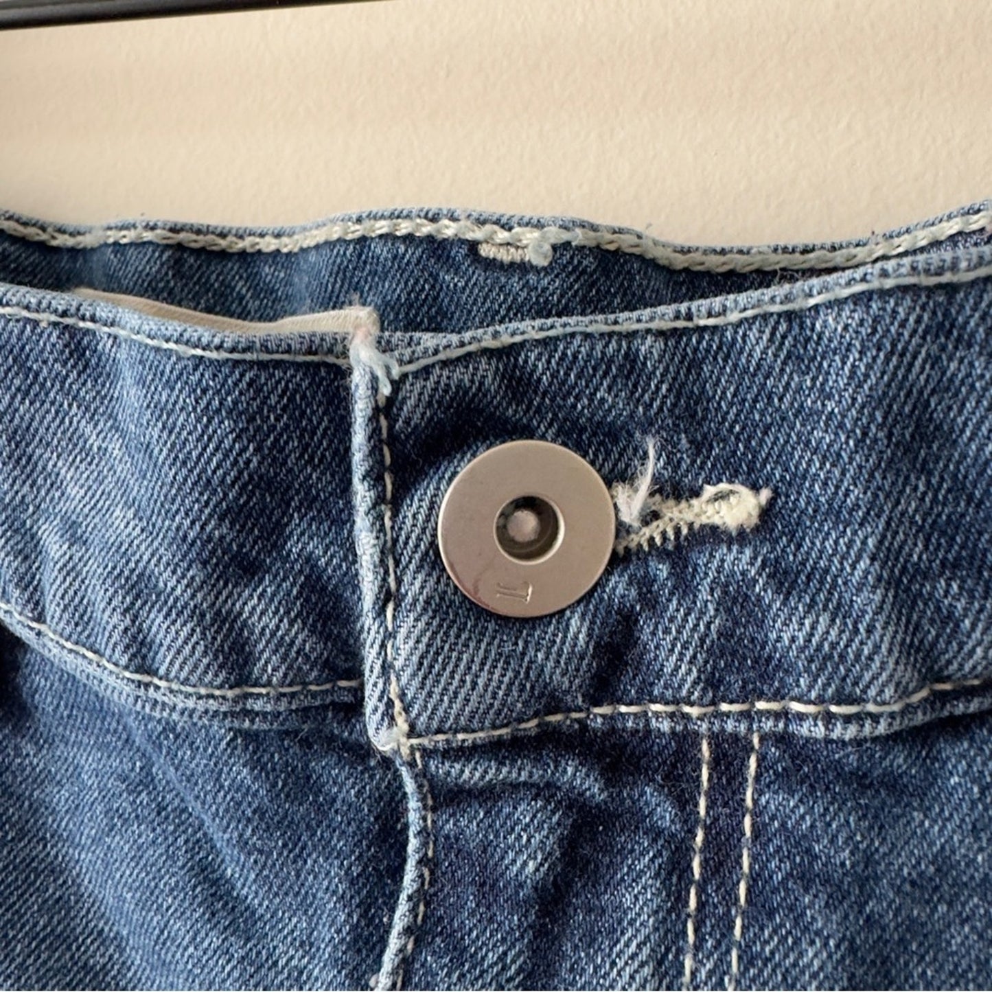 Pilcro and the Letterpress Anthropologie Sequin Embroidered Star-Patterned Jeans