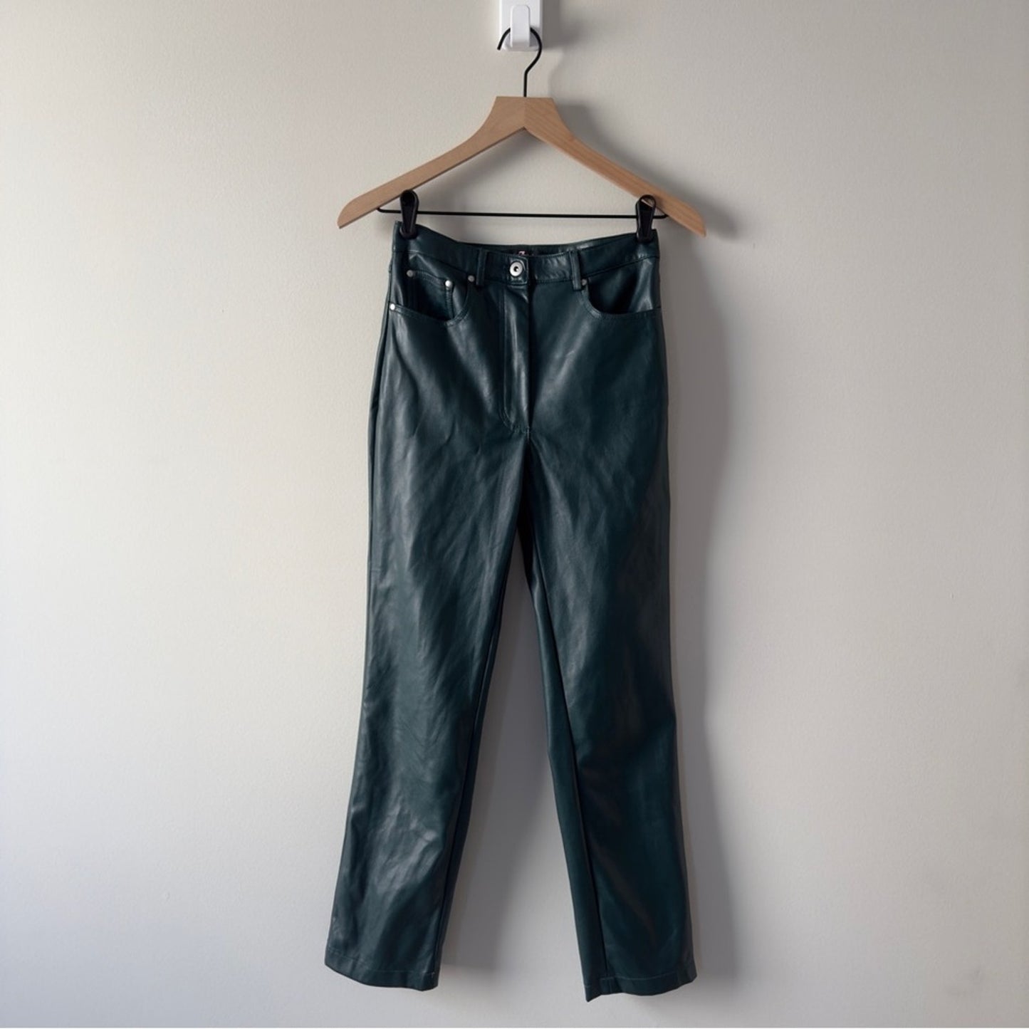 7 For All Mankind Green Faux Leather Pants Pockets zip button retro biker solid