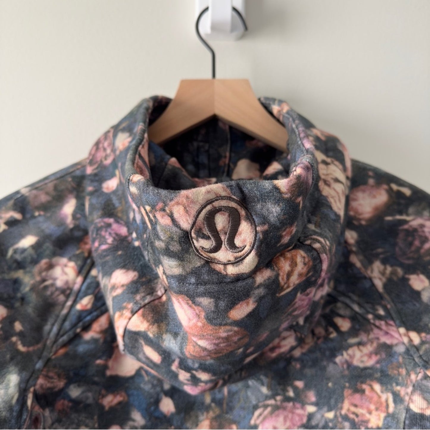 Lululemon Scuba Hoodie *Light Cotton Fleece in Frosted Rose Multi Jacket zip up
