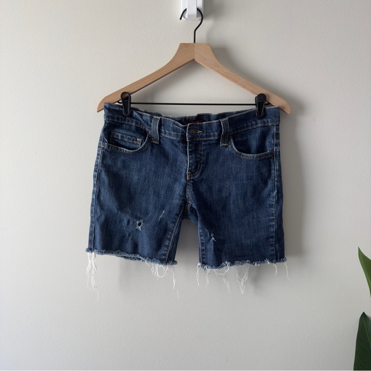 Vintage Y2K Forever 21 Low-Rise Denim Jean Shorts Bermuda 2000s Zip button Dark