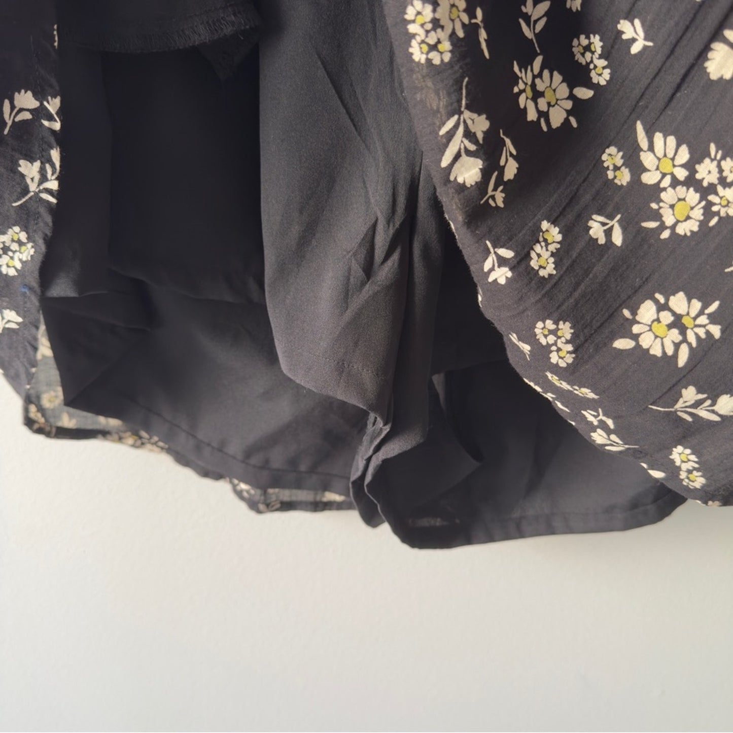 American Eagle Floral Halter Neck Romper Black and Cream Scoop V-Neck Tie Bow