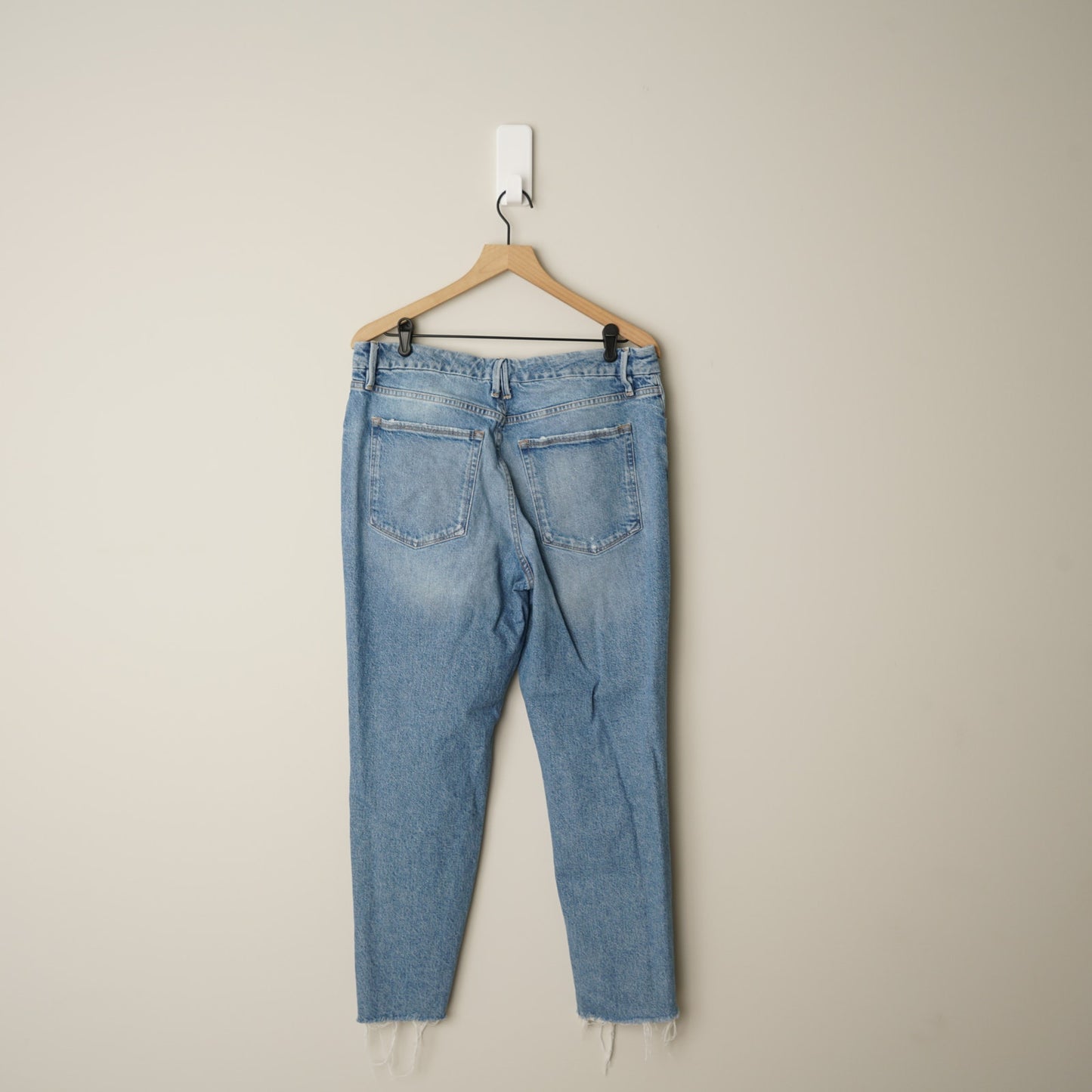 Good American Distressed Raw Hem Jeans Light Wash Denim Cotton Stretch Casual 30