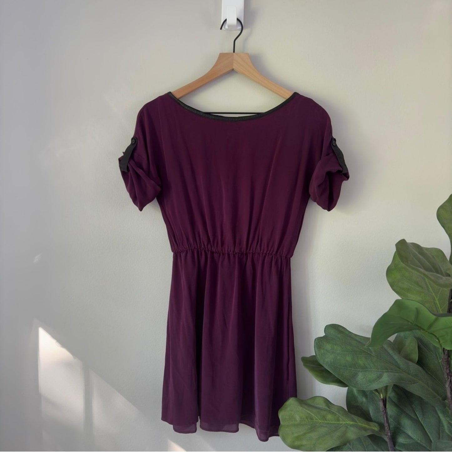 Alice + Olivia Silk Blend Mini Dress Purple Black Leather Roll Tab Short Sleeves