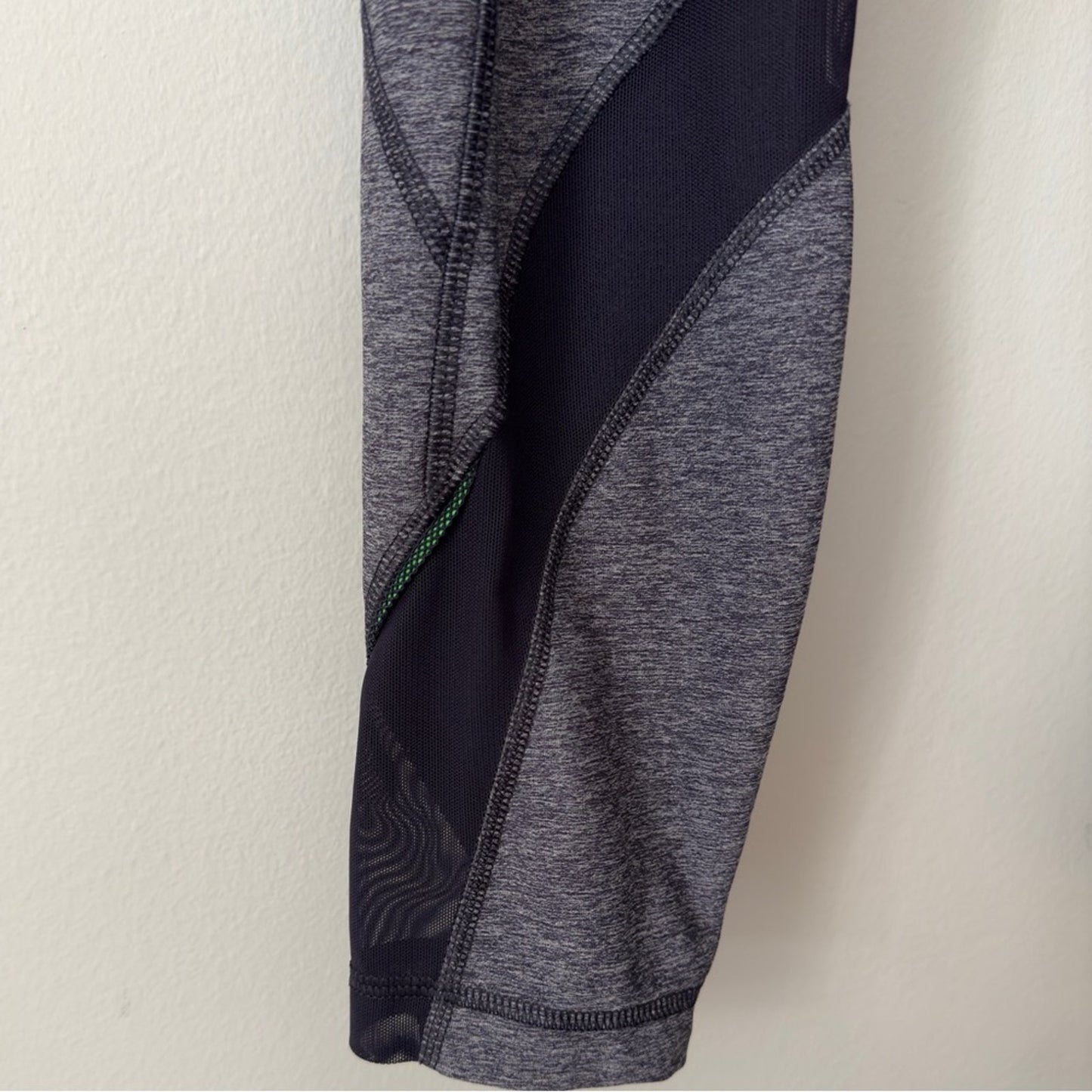 Lululemon Inspire Tight II (Mesh) in Heathered Naval Blue / Naval Blue Run Pouch