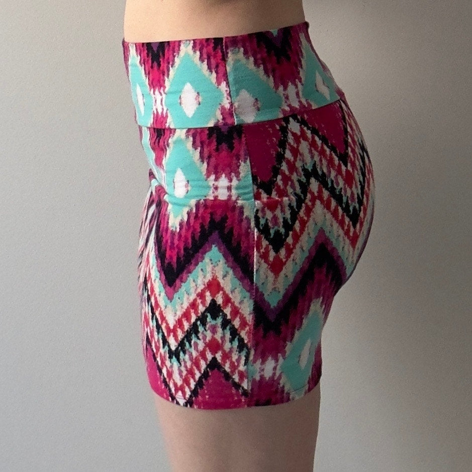 Charlotte Russe Chevron Diamond Pattern Mini Skirt 2010s Bodycon Stretch Retro M