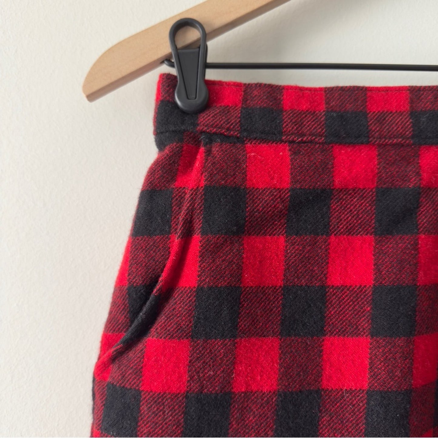 Vintage Woolrich Wool Blend Red Black Plaid Casual Wrap Mini Skirt preppy school