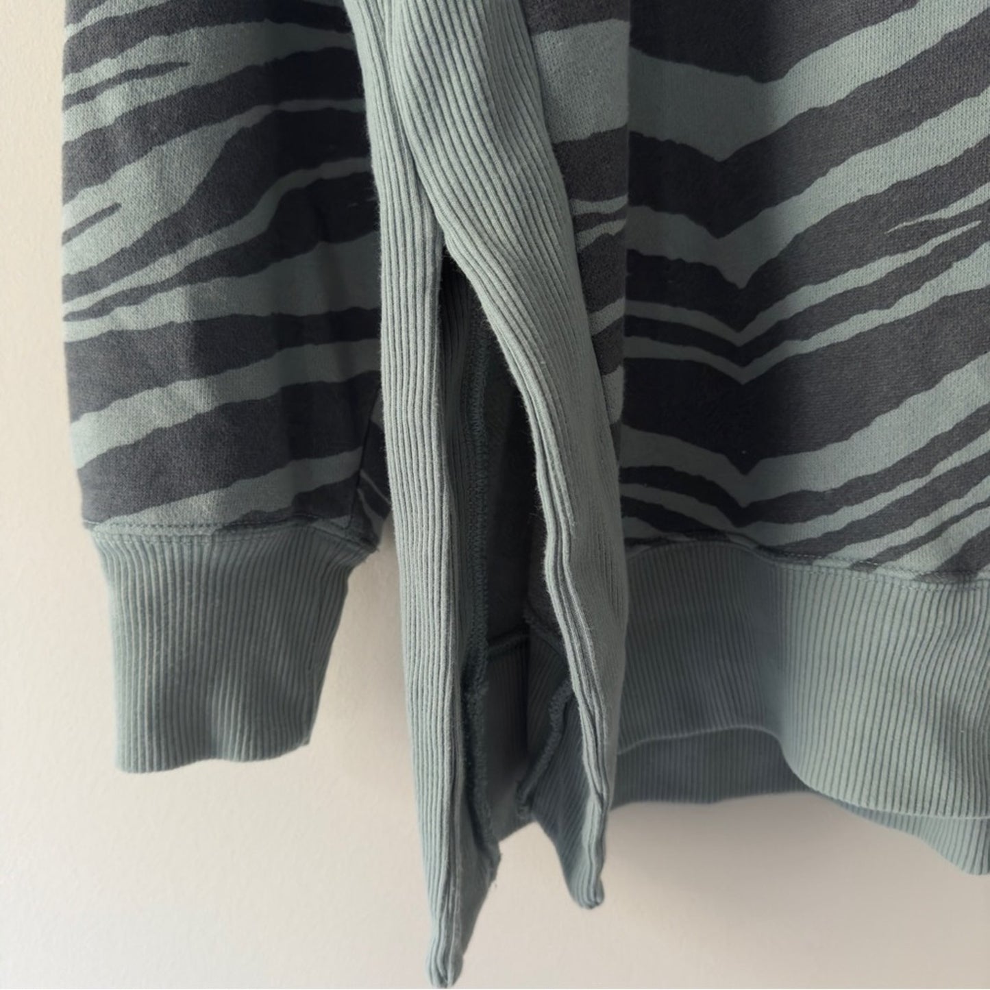 Aerie Zebra Stripe Animal Print Slit Hem Sweatshirt Crew neck long sleeve cotton