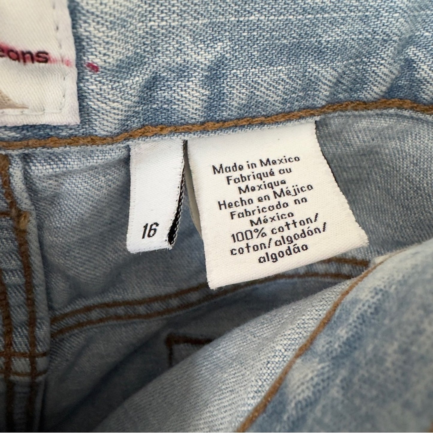 Vintage Y2K Calvin Klein Easy Fit 5-Pocket Short Light Blue Jean Shorts Denim 16