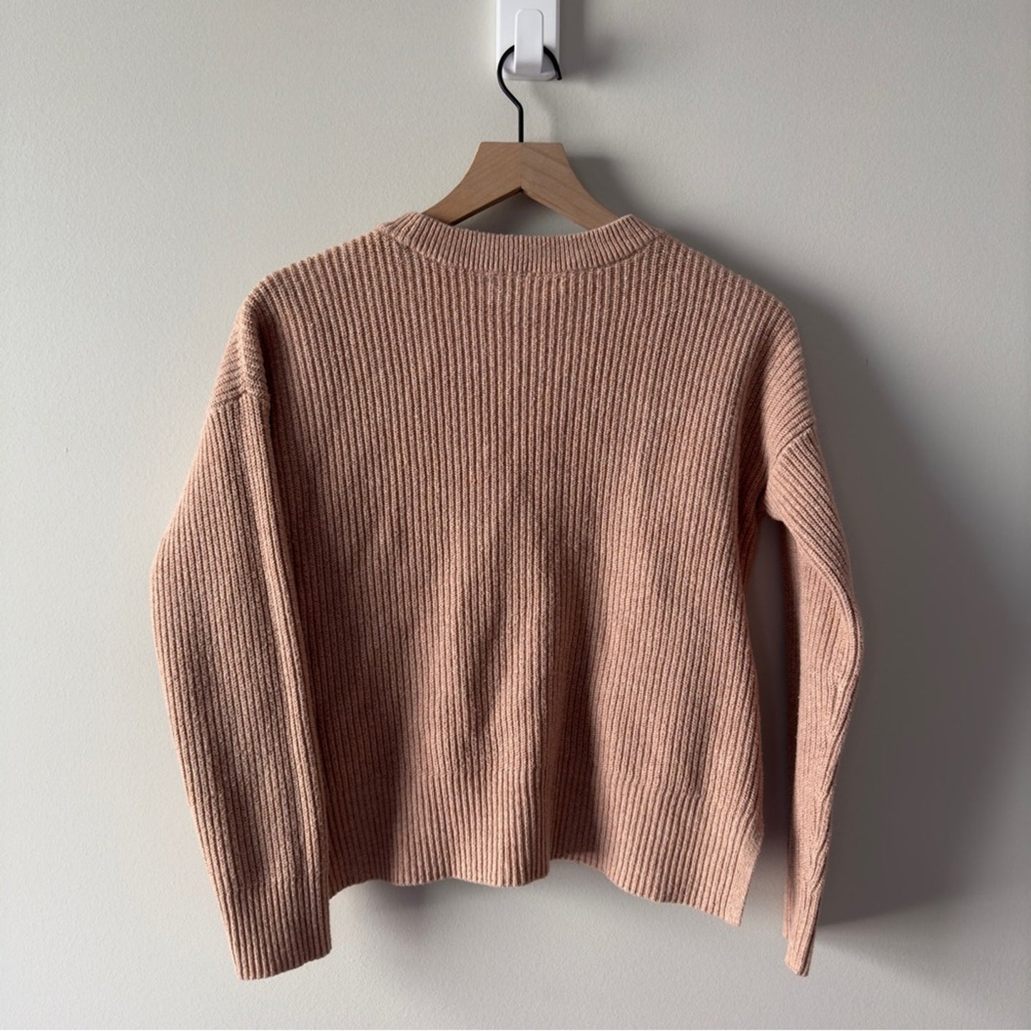 Madewell Soft Pink Crewneck Sweater high low hem slit long sleeve front pockets