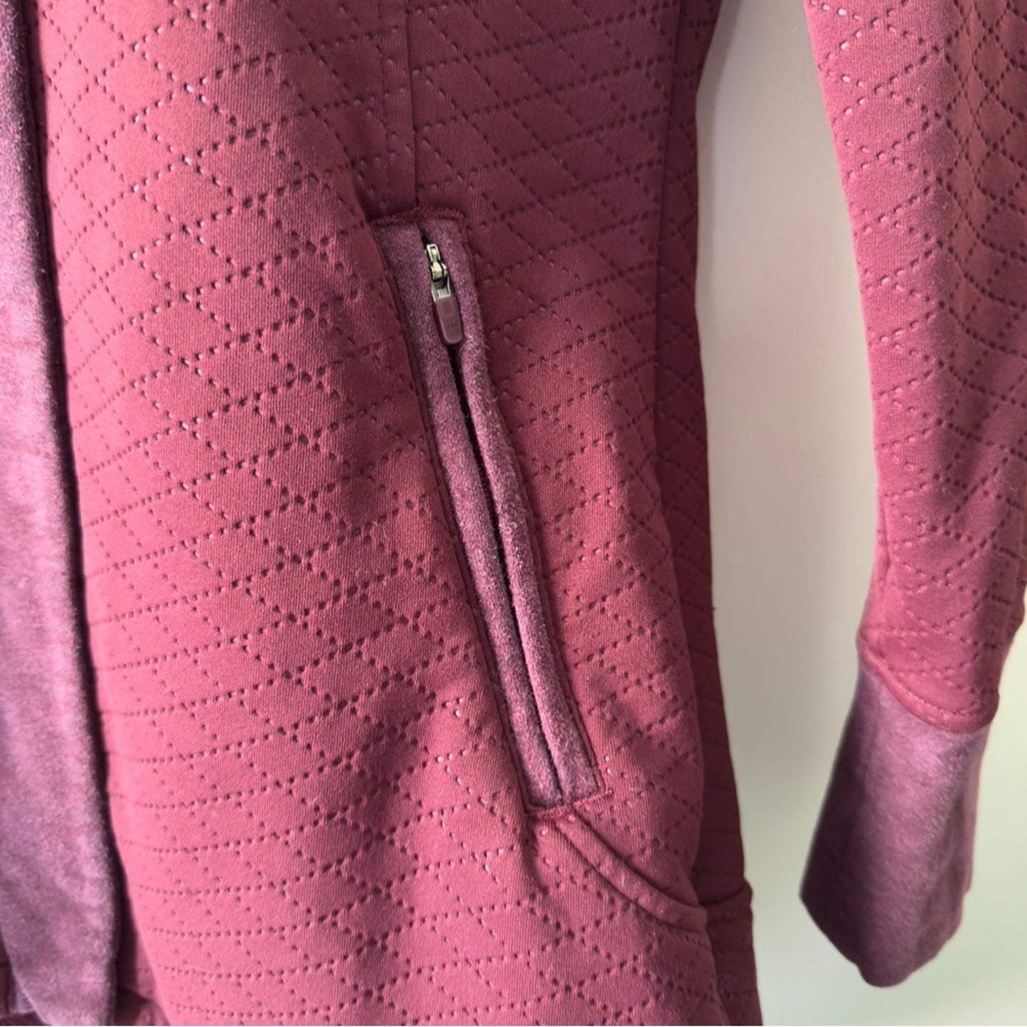 The North Face Red Utility Jacket with Hood Tunic Length Pockets Full Zip quilt