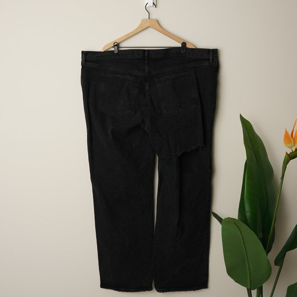 Abercrombie & Fitch The '90s Relaxed Jean High Rise Jeans Black Denim Ripped NWT
