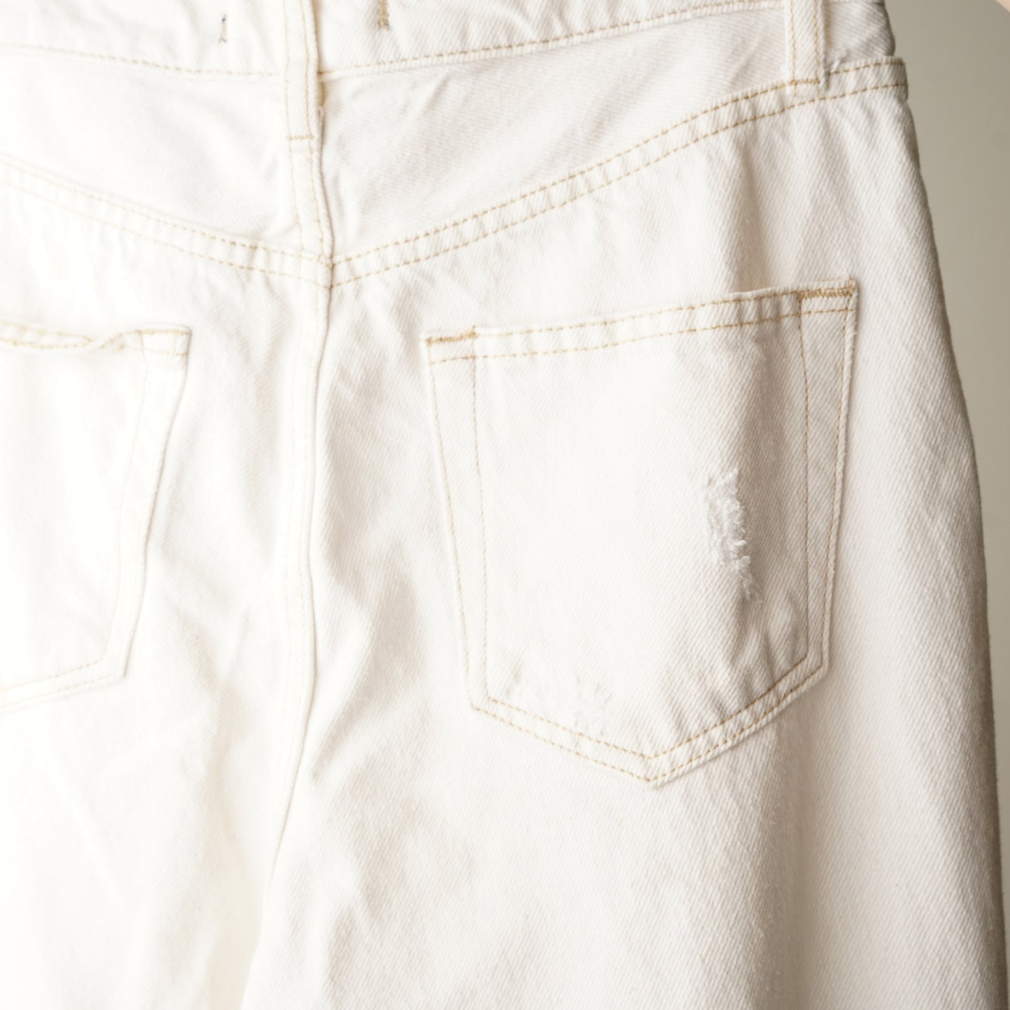 Free People We the Free Lasso Jean in White Lightning Button Fly Ripped Knee EUC