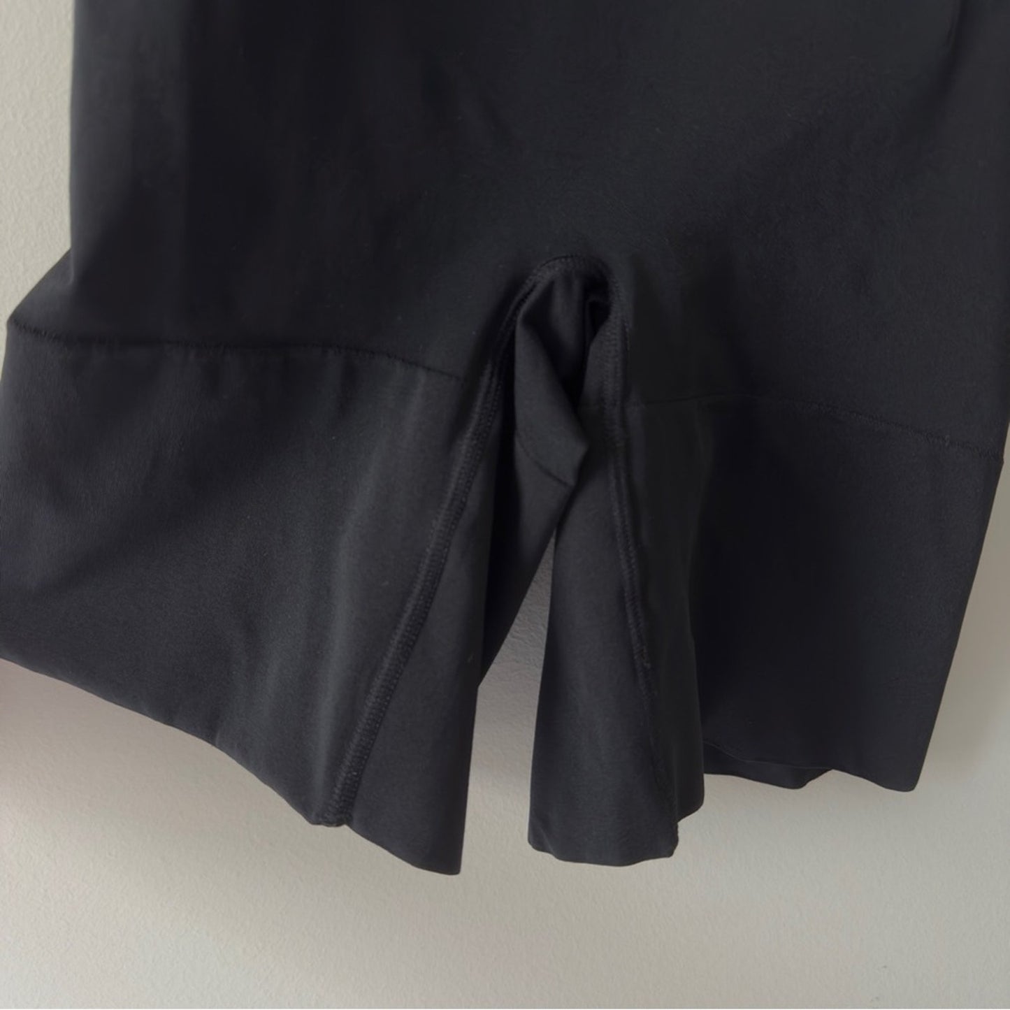 SPANX OnCore High-Waisted Mid-Thigh Short in very black Shapewear Shorts Medium