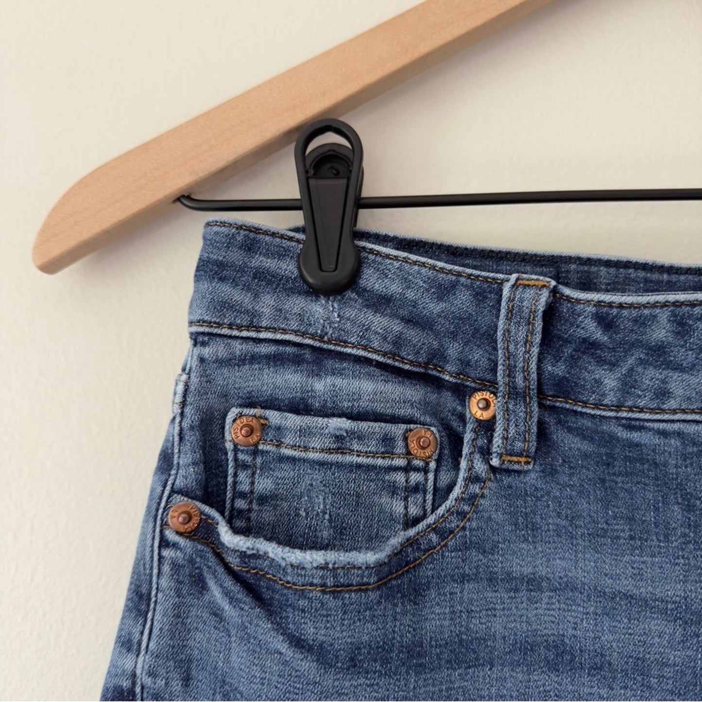 Pistola Medium Wash Skinny Jeans 5-Pocket Solid Denim Belt Loops Zipper Button