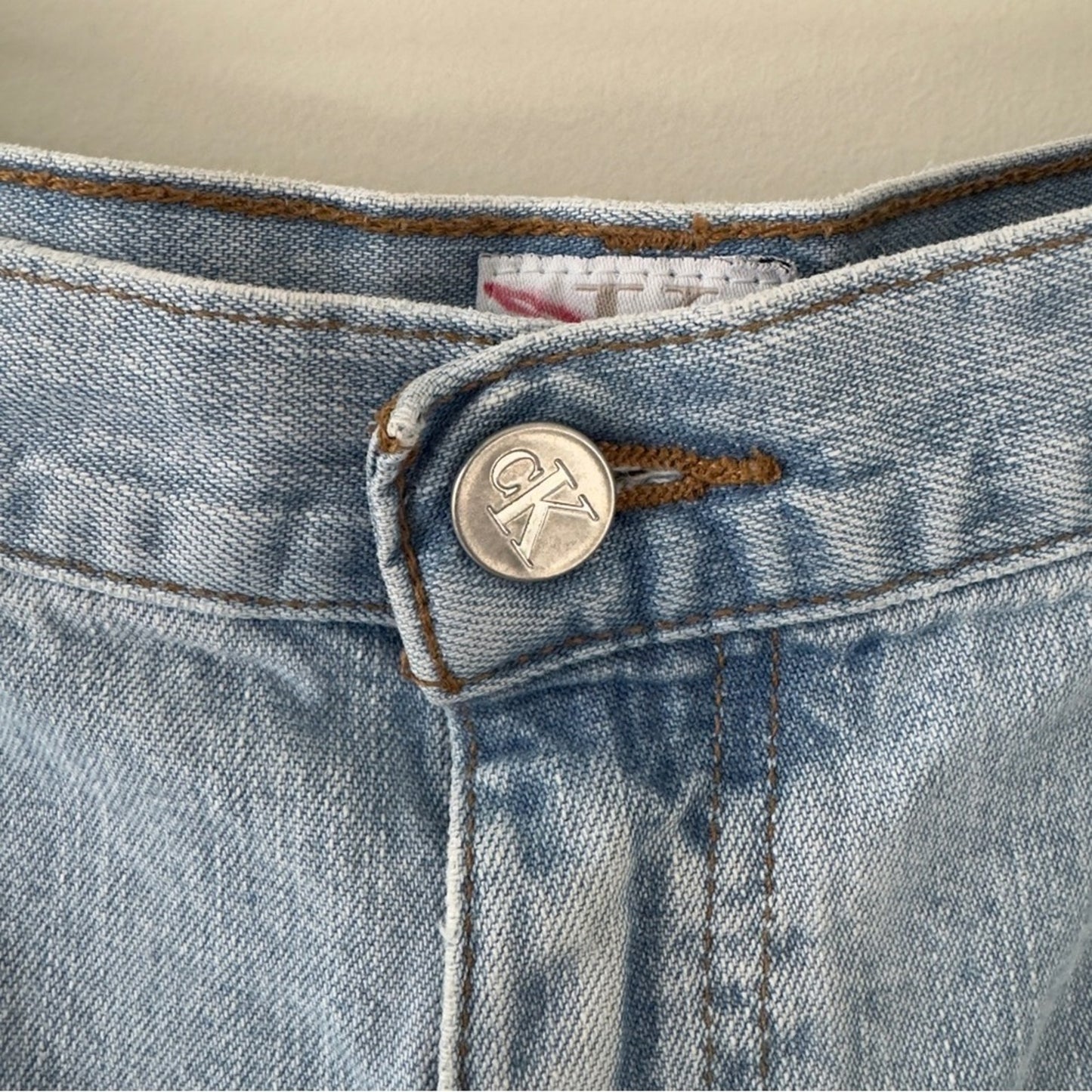 Vintage Y2K Calvin Klein Easy Fit 5-Pocket Short Light Blue Jean Shorts Denim 16