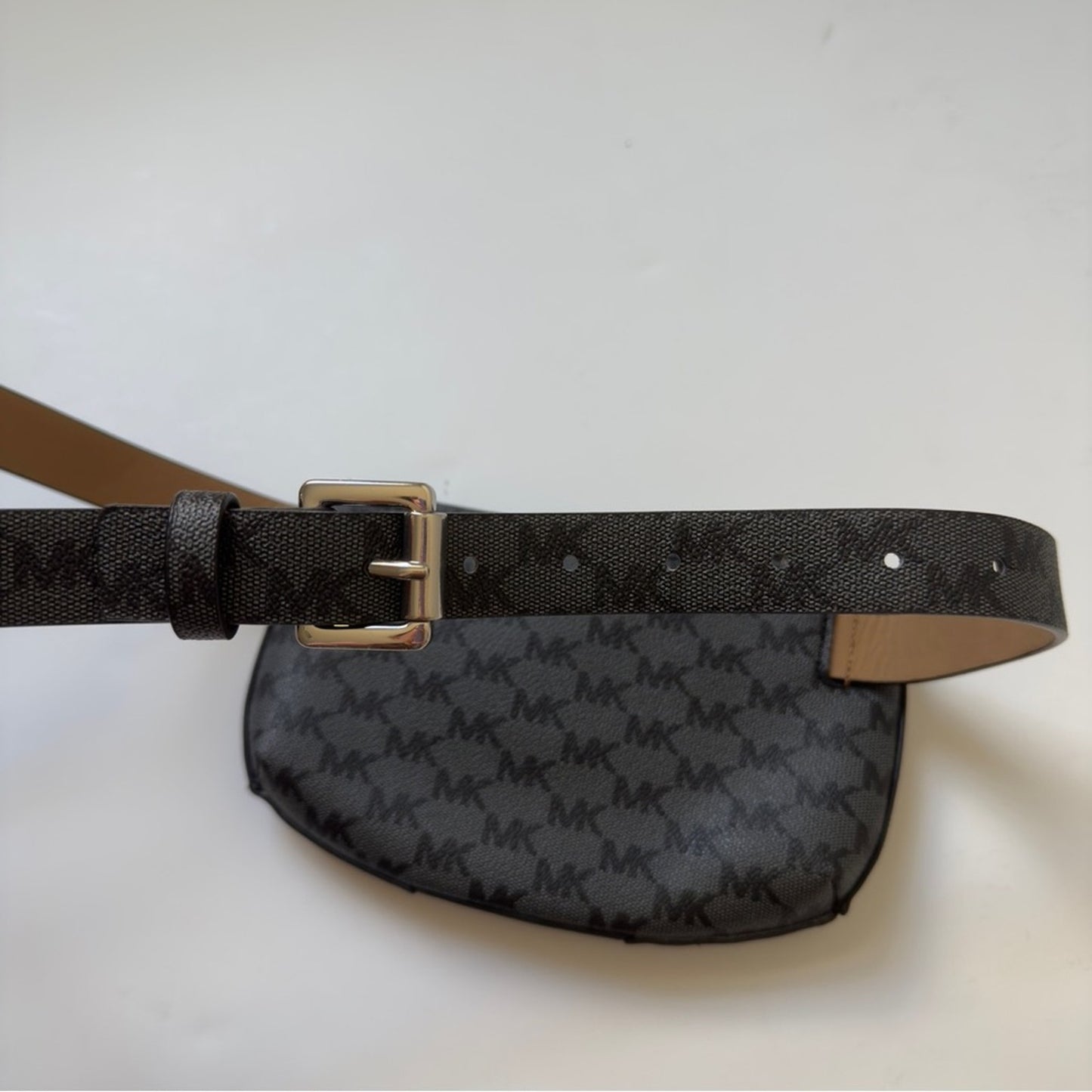 Michael Kors NWOT Black gray belt Bag Fanny pack MK zipper adjustable size L/XL