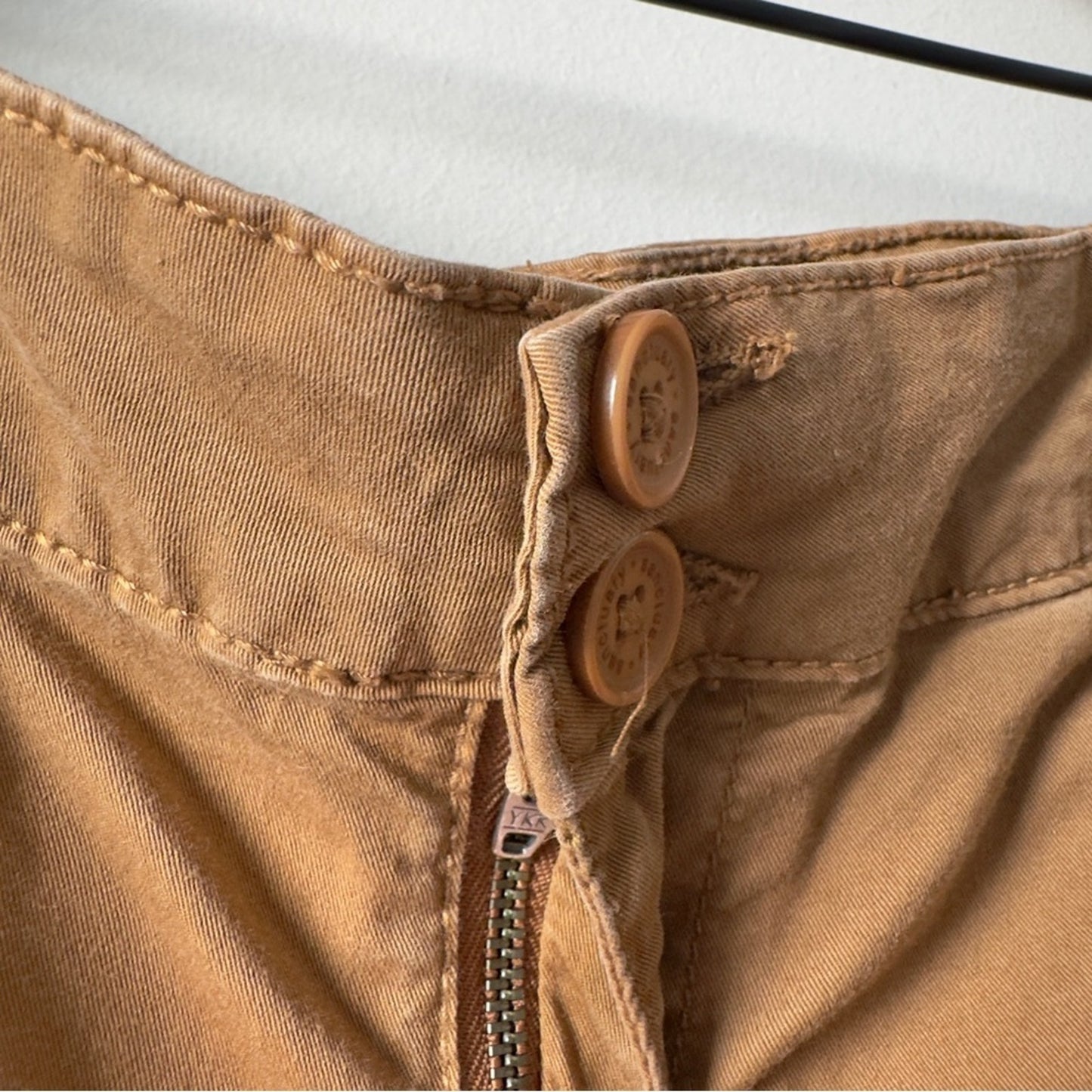 Anthropologie Sanctuary Casual Tan Cargo Jogger Pants Cropped Y2K Capri Pockets