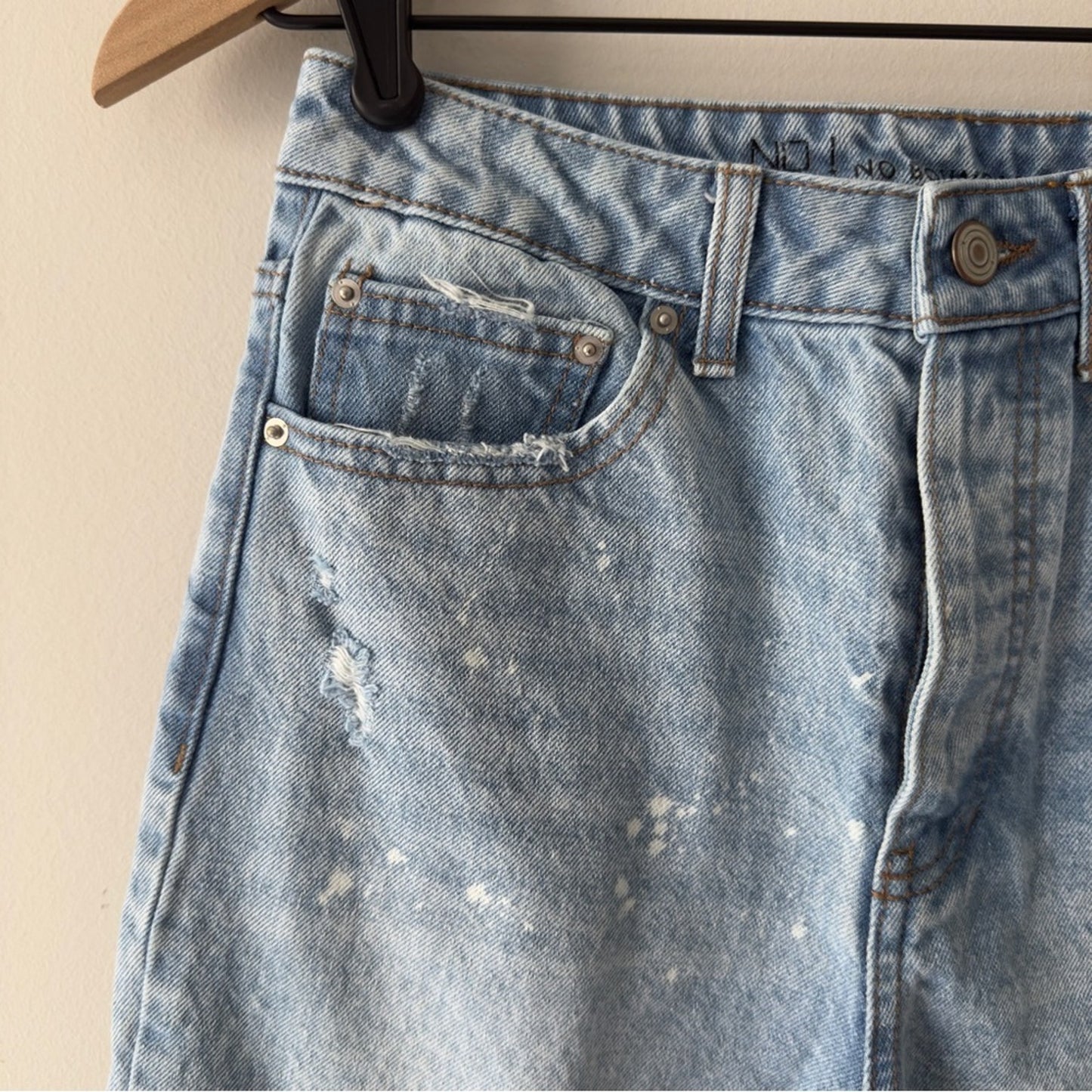 No Boundaries Distressed Paint Splatter Light Wash Jeans 100% Cotton Button Fly