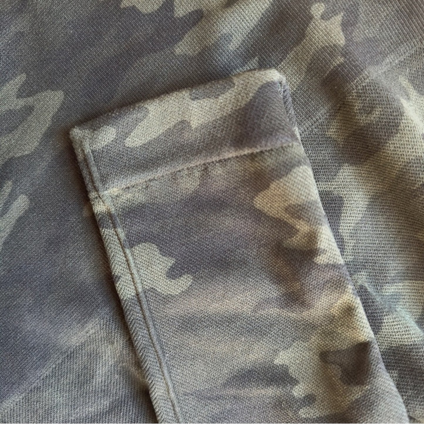 SPANX Camouflage Leggings Stretchy Bottoms olive green gray Athleisure athletic