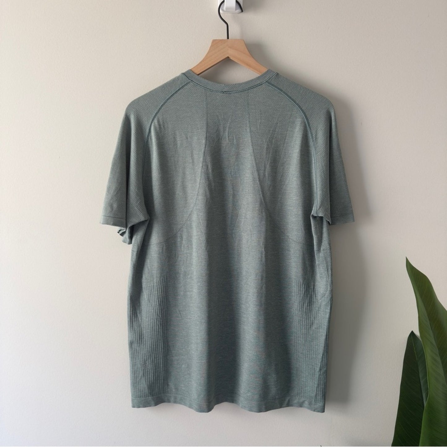 Lululemon Metal Vent Tech Short Sleeve Shirt Athletic Activewear Active Running