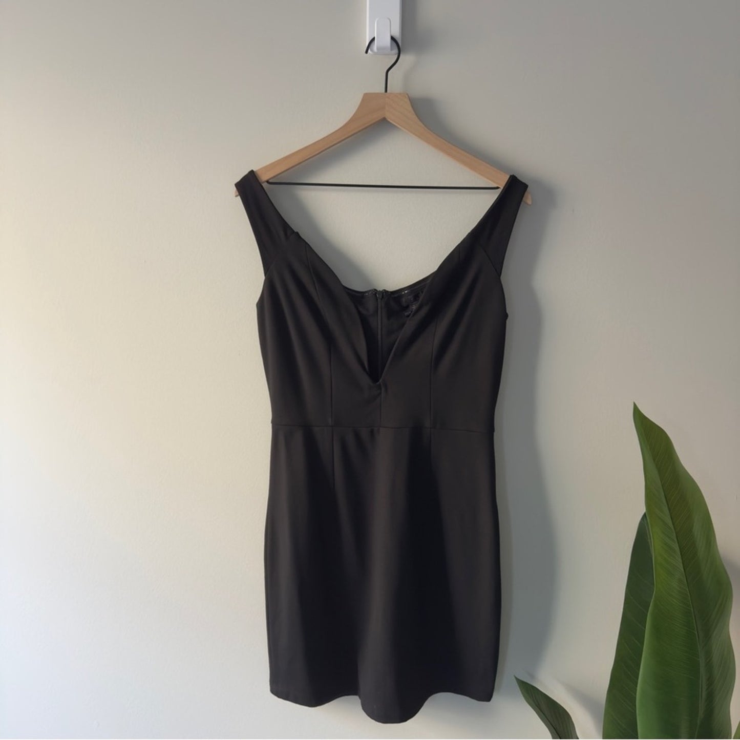 Revolve NBD Black Sleeveless Dress Plunge Wired V-Neck Mini Zip Up Zipper Solid