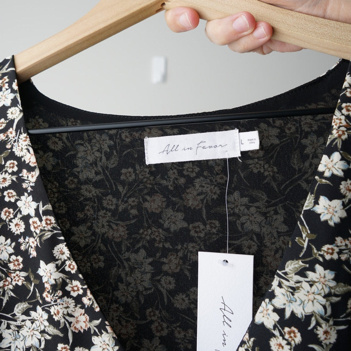 All in Favor Dress Floral Midi Dress Long Sleeve Scoop V-Neck Lined Cottage NWT