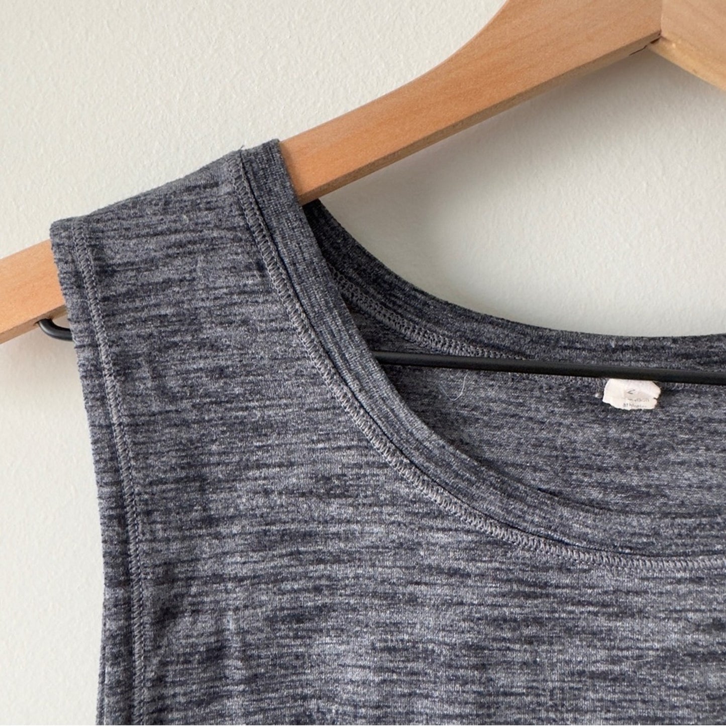 Lululemon Var-City Muscle Tank in Heathered Black size 2 lightweight top crew